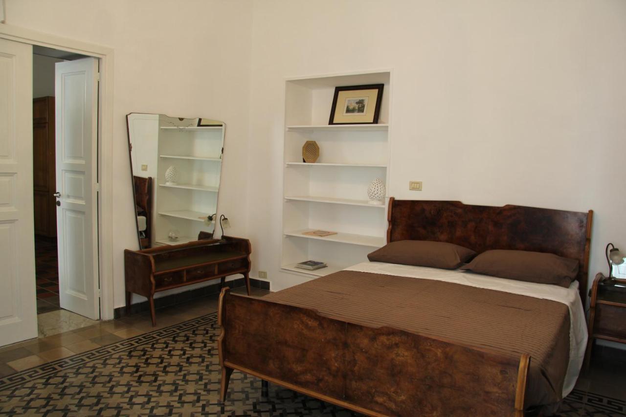 Casa Vacanza Icaros, Ortigia Hictoric Center, 200 Mt From The Beach Syracuse Екстер'єр фото